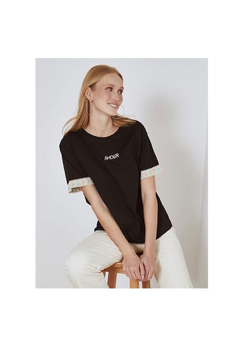 T-shirt με κέντημα στο μανίκι SN9844.4955+5