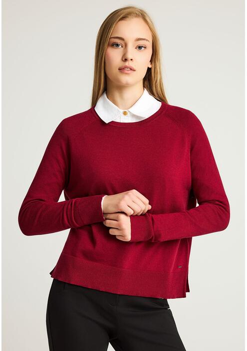 Γυναικείο πλεκτό με λαιμόκοψη