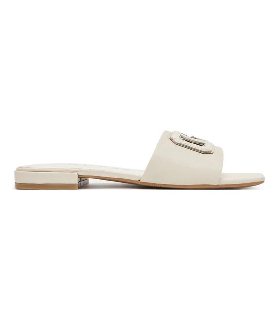 Παντόφλες Guess FLJTAR LEA19 Εκρού