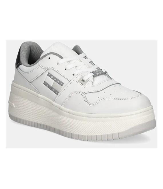 Αθλητικά Tommy Jeans TJW RETRO BASKET FLATFORM METAL χρώμα: άσπρο, EN0EN02607
