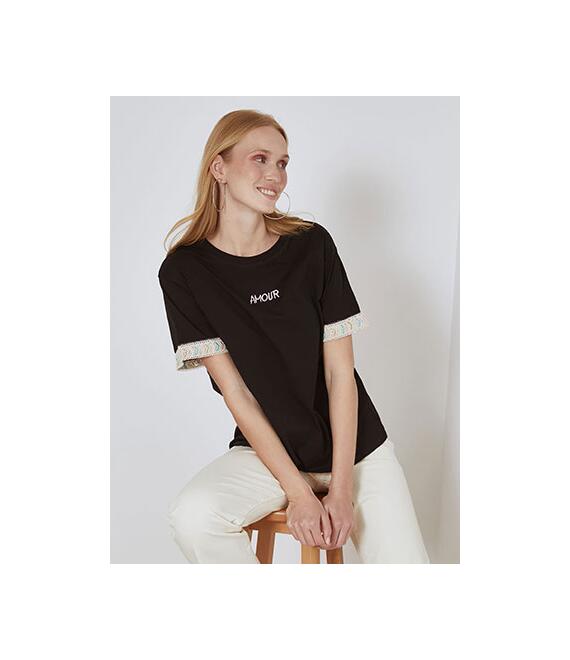 T-shirt με κέντημα στο μανίκι SN9844.4955+5