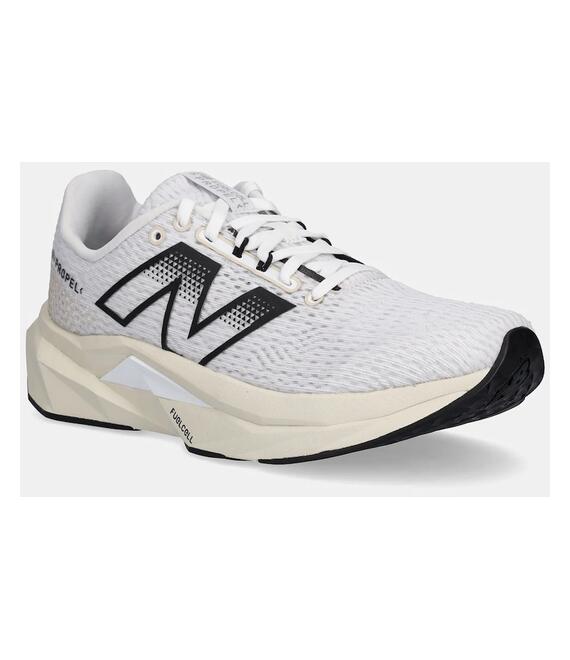Παπούτσια για τρέξιμο New Balance FuelCell Propel v5 χρώμα: άσπρο, WFCPRCX5