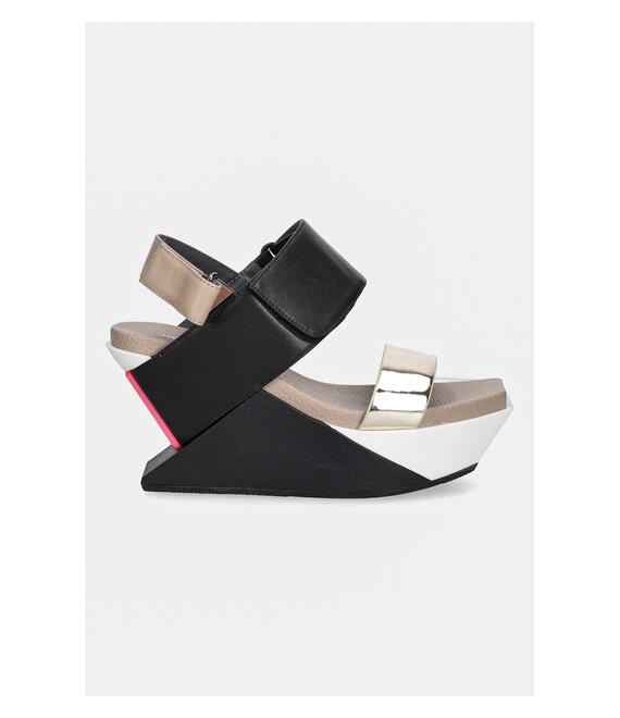 Σανδάλια United Nude Delta Wedge Sandal χρώμα: μαύρο, 1041389316