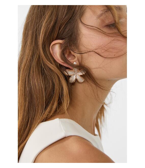 Stradivarius Σκουλαρίκι Λουλούδι Εκρού Os