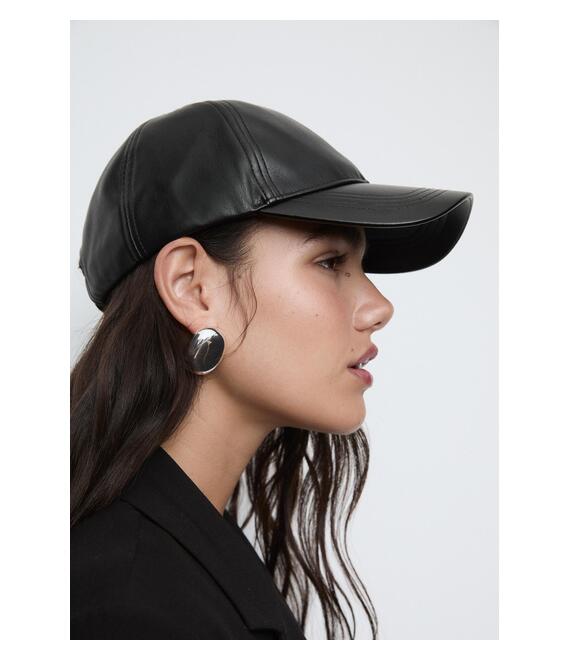 Stradivarius Καπέλο Με Όψη Δέρματος Μαύρο Os