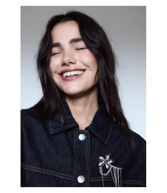 Stradivarius Μπρόшь Λουλούδι Με Λάμψεις Γκρι Os