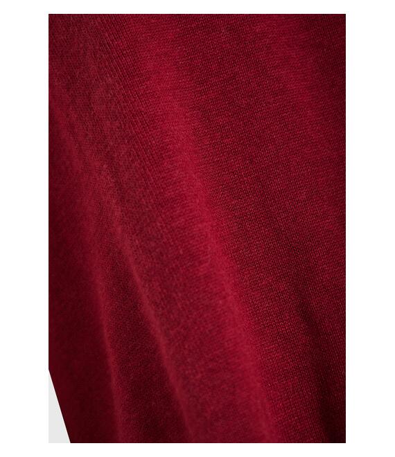 Γυναικείο πλεκτό με λαιμόκοψη