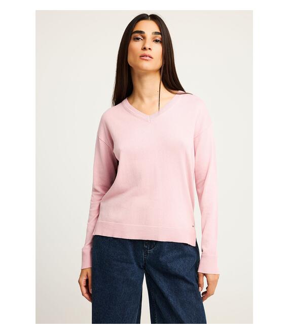 Γυναικείο πλεκτό με V λαιμόκοψη