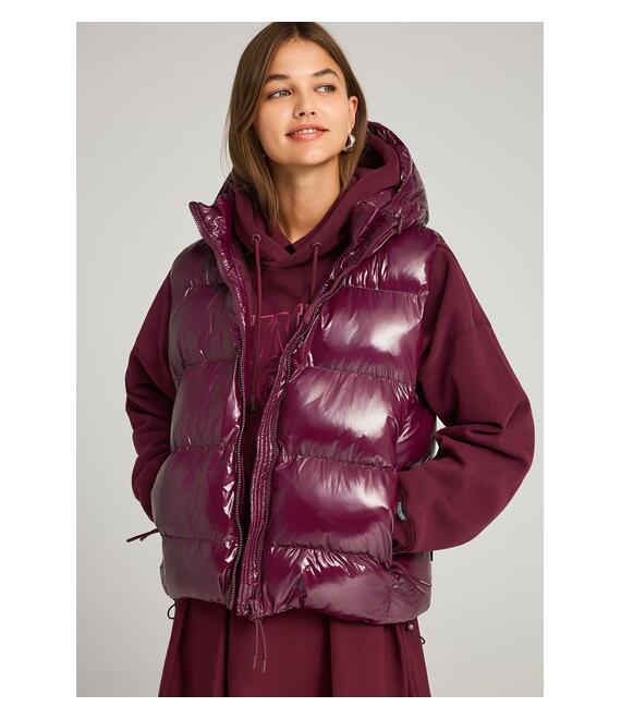 Puffer αμάνικο μονόχρωμο μπουφάν