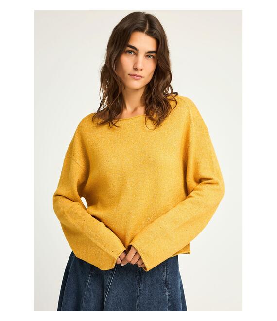 Πλεκτό με λαιμόκοψη και μεταλική ίνα