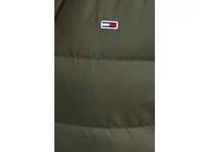 Μπουφάν με επένδυση από πούπουλα Tommy Jeans χρώμα: πράσινο, DW0DW18864