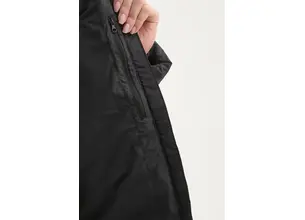 Μπουφάν με επένδυση από πούπουλα Peak Performance Quiver χρώμα: μαύρο, G79931