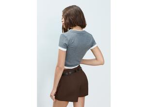 Stradivarius Σορτς Εφαρμοστό Μίνι Για Κομψές Εμφανίσεις Με Ζώνη Καφέ 40