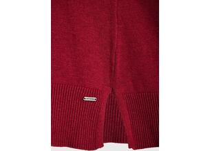 Γυναικείο πλεκτό με λαιμόκοψη